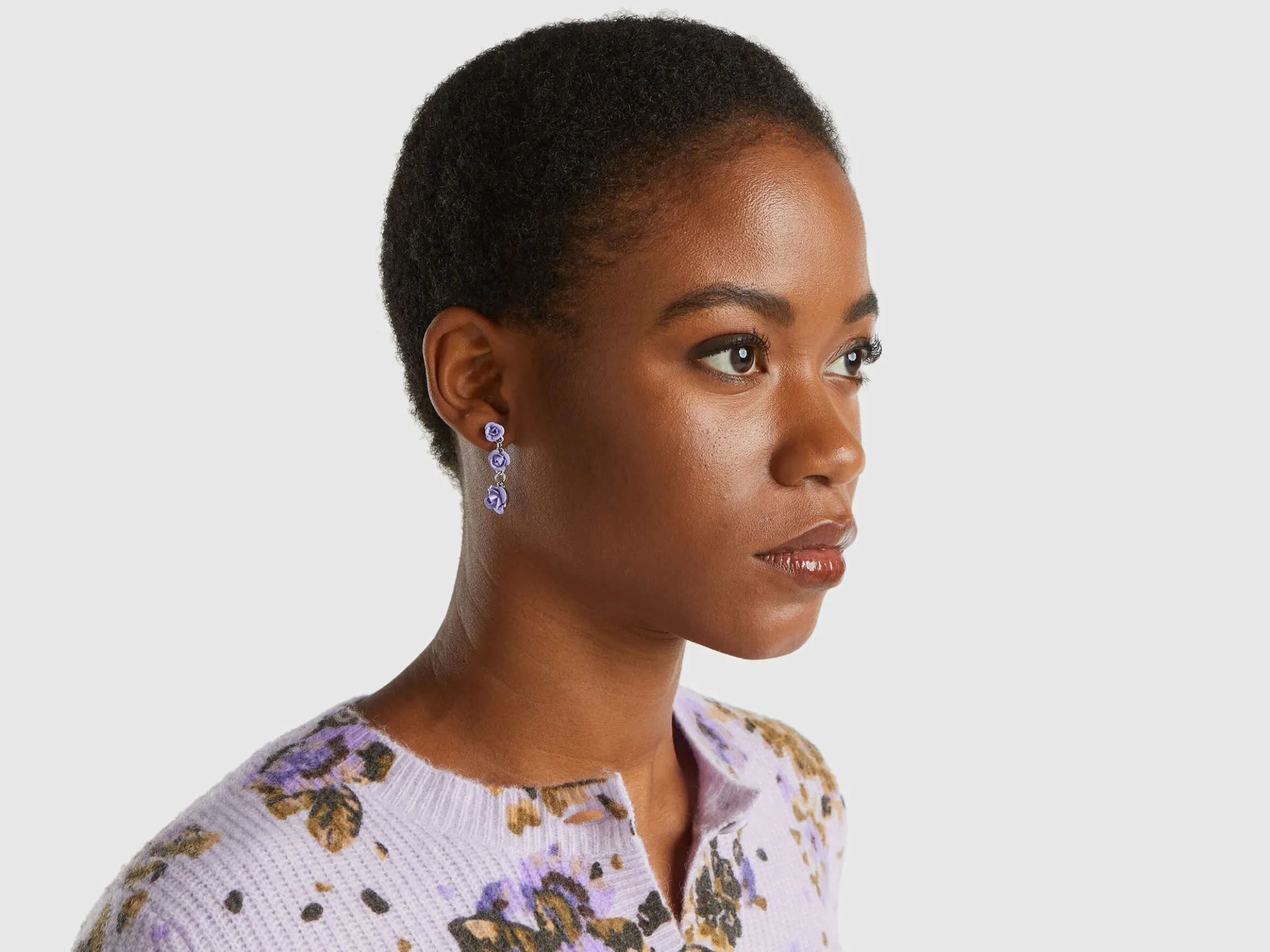 Pendant earrings with roses