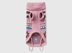Pink sweater for dogs
