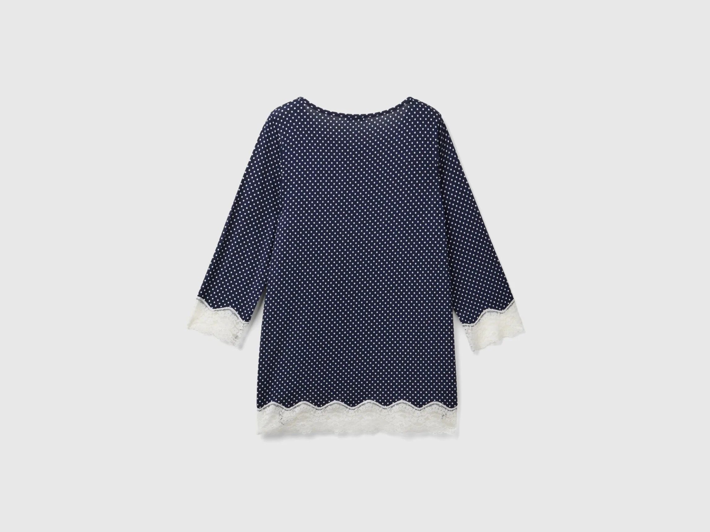 Polka dot t-shirt with lace detail