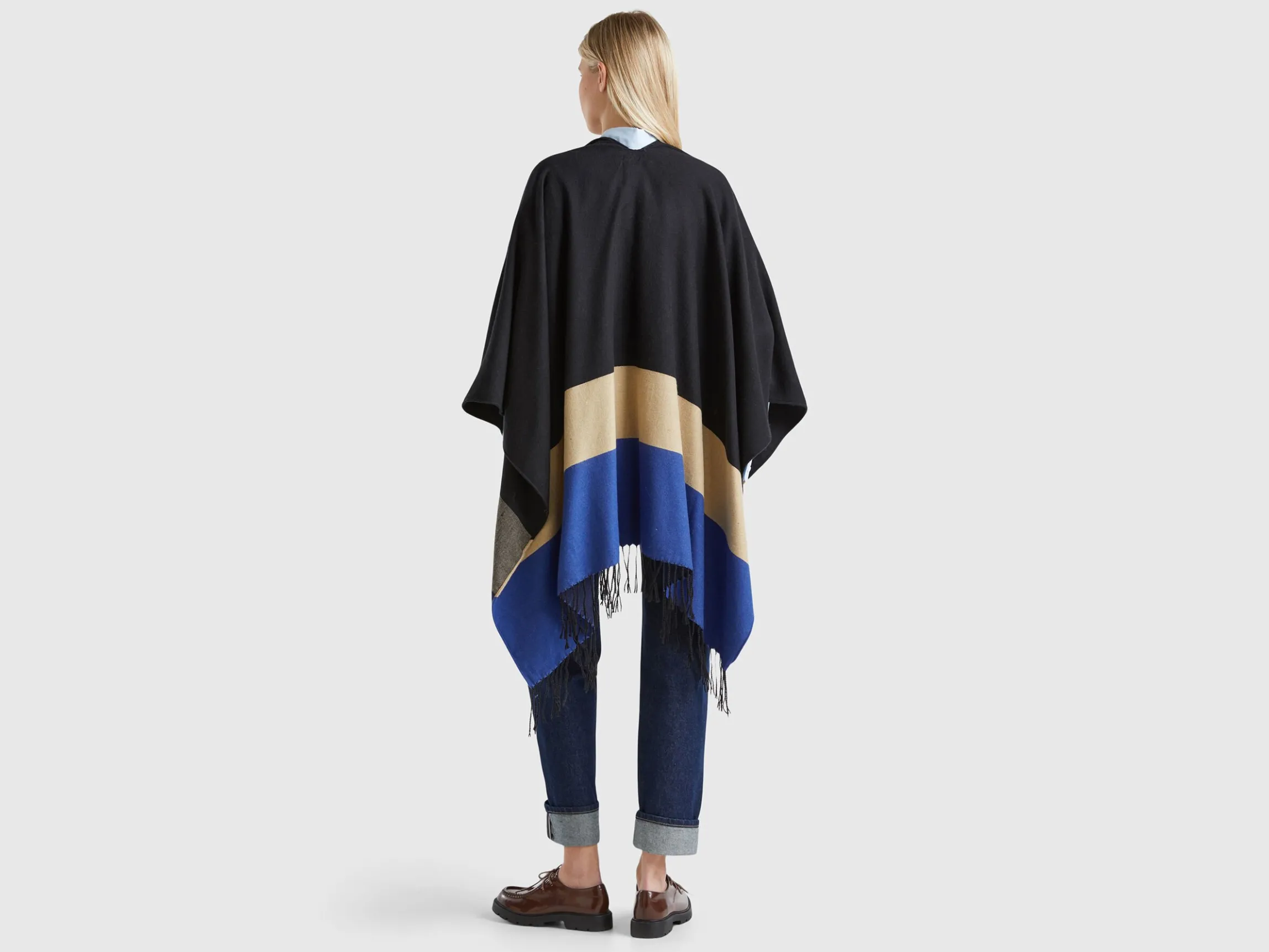 Poncho in recycled fabric