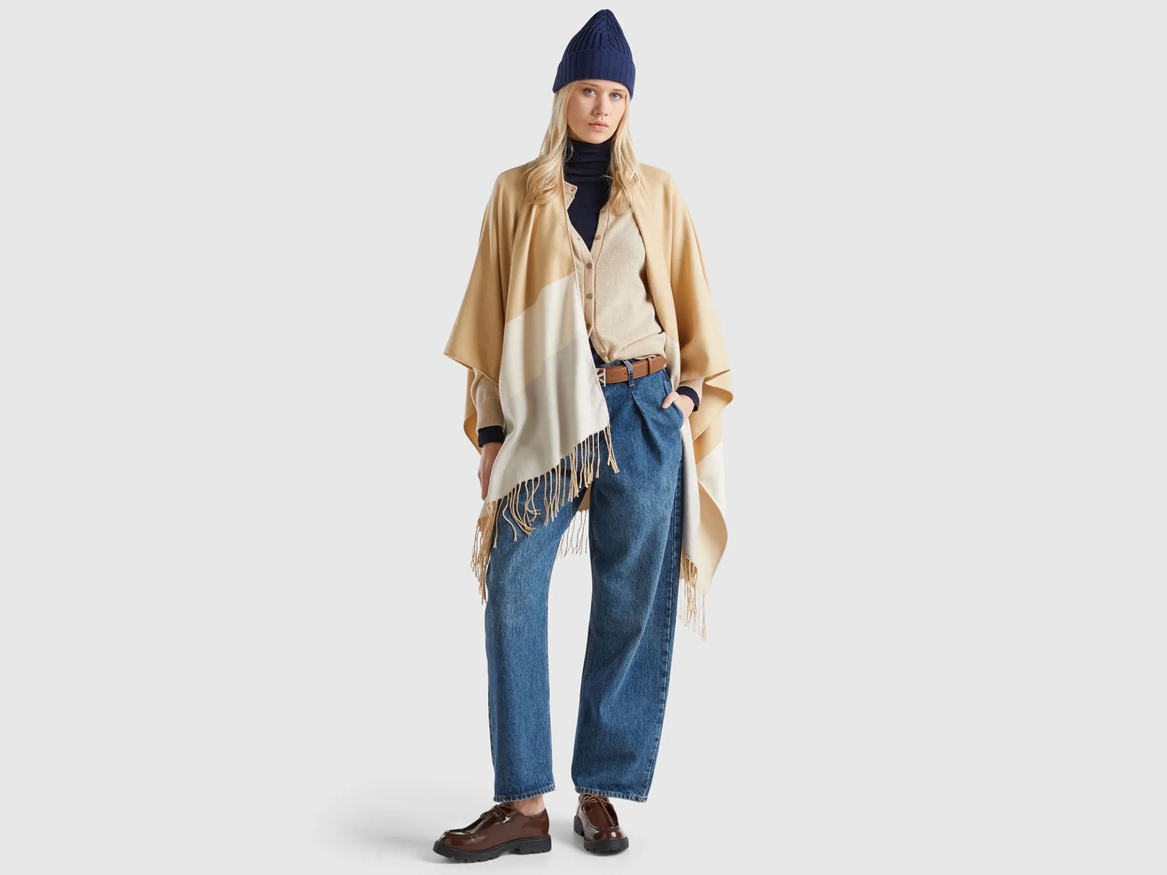 Poncho in recycled fabric