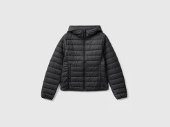 Puffer jacket with recycled wadding