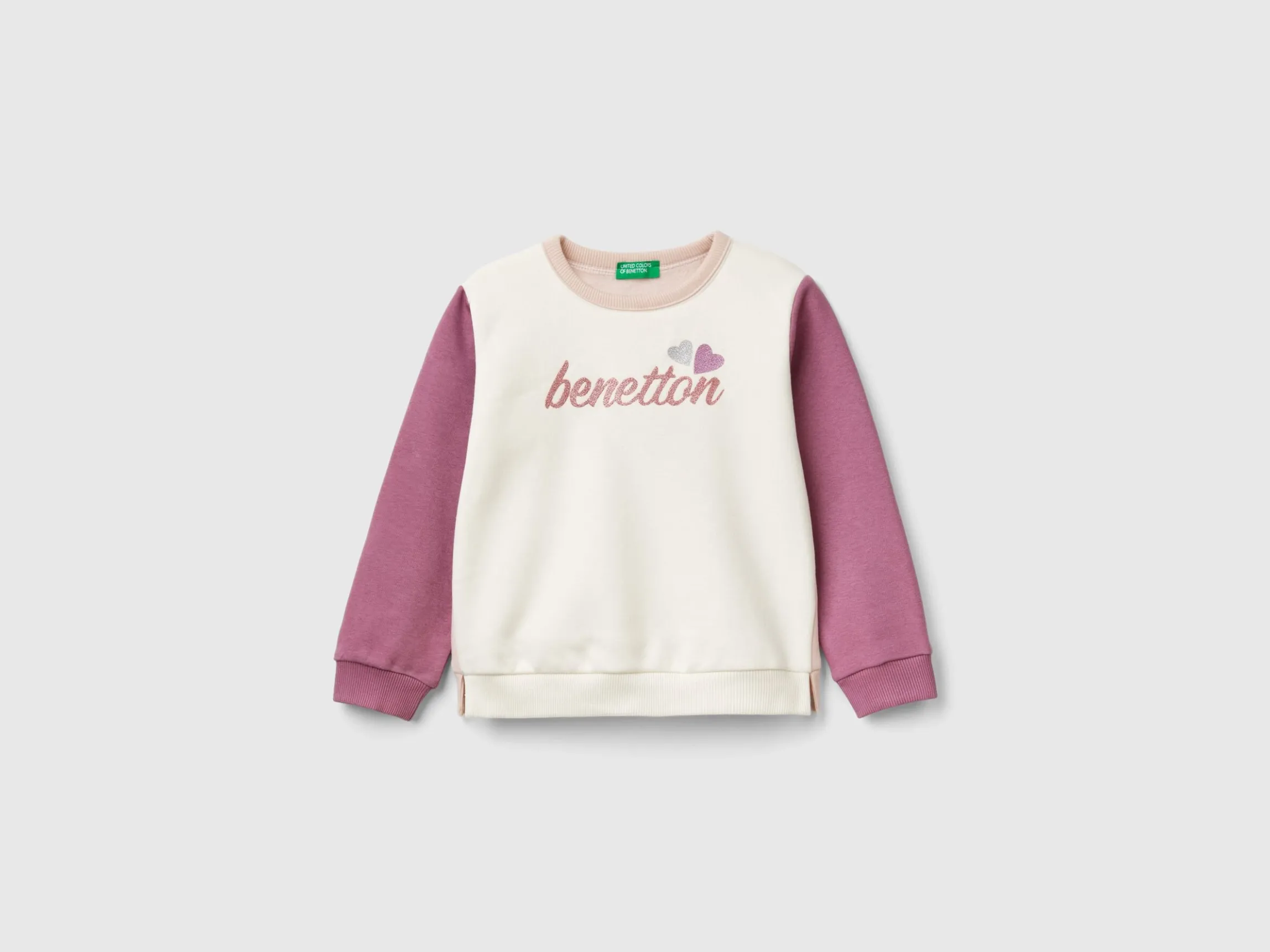 Pullover sweatshirt with glittery print