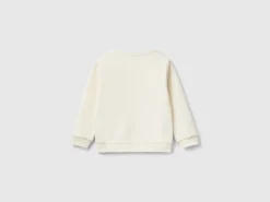 Pullover sweatshirt with glittery print