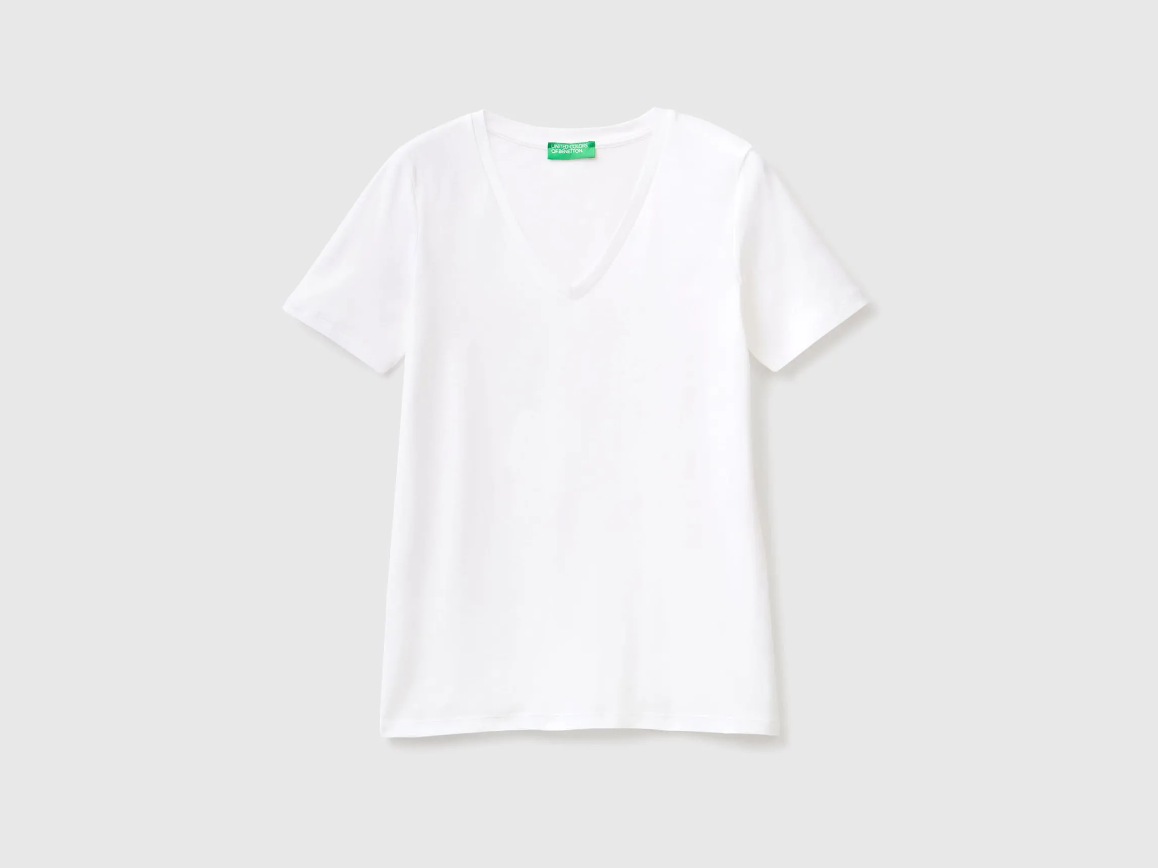 Pure cotton t-shirt with V-neck