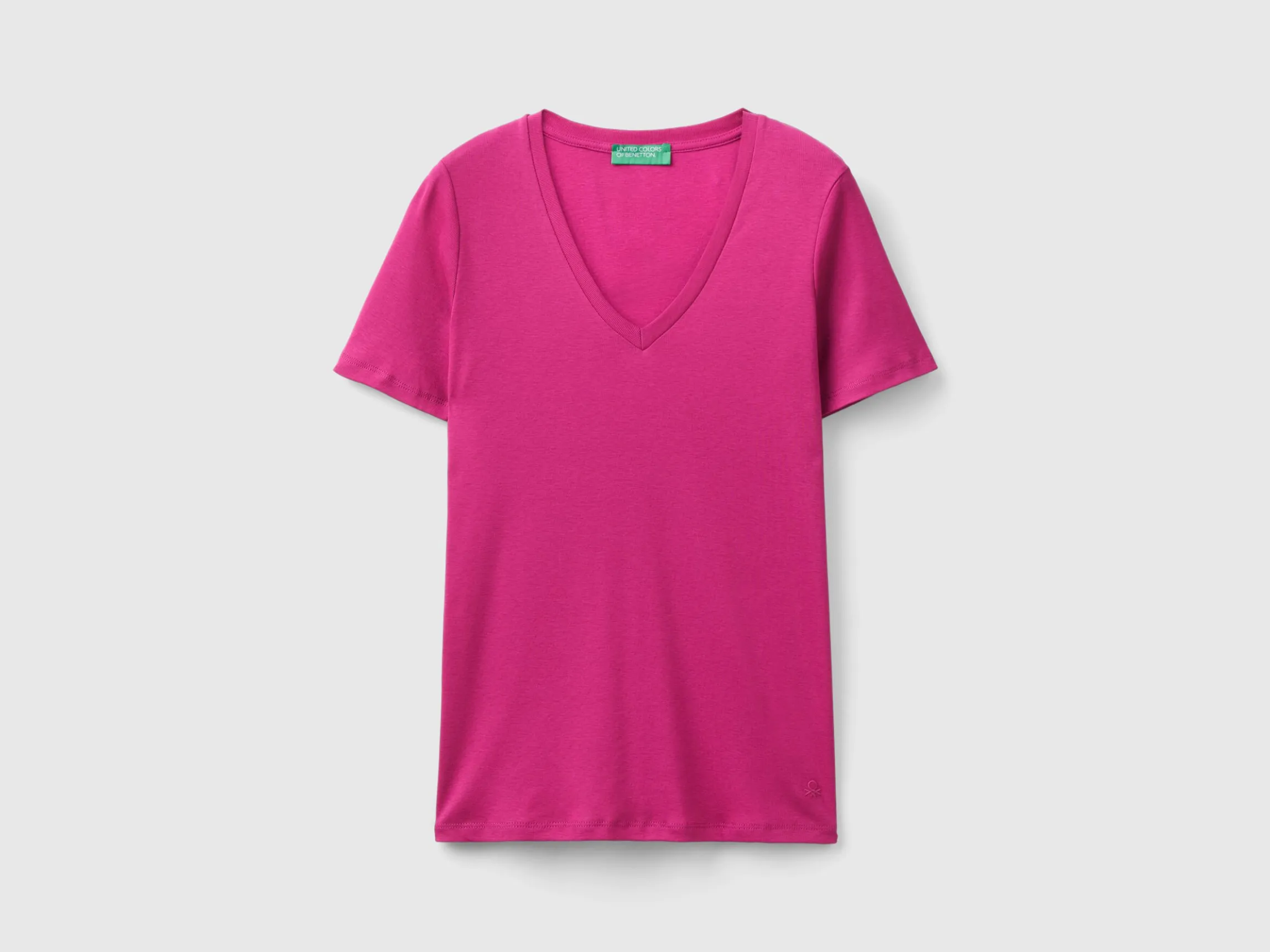 Pure cotton t-shirt with V-neck