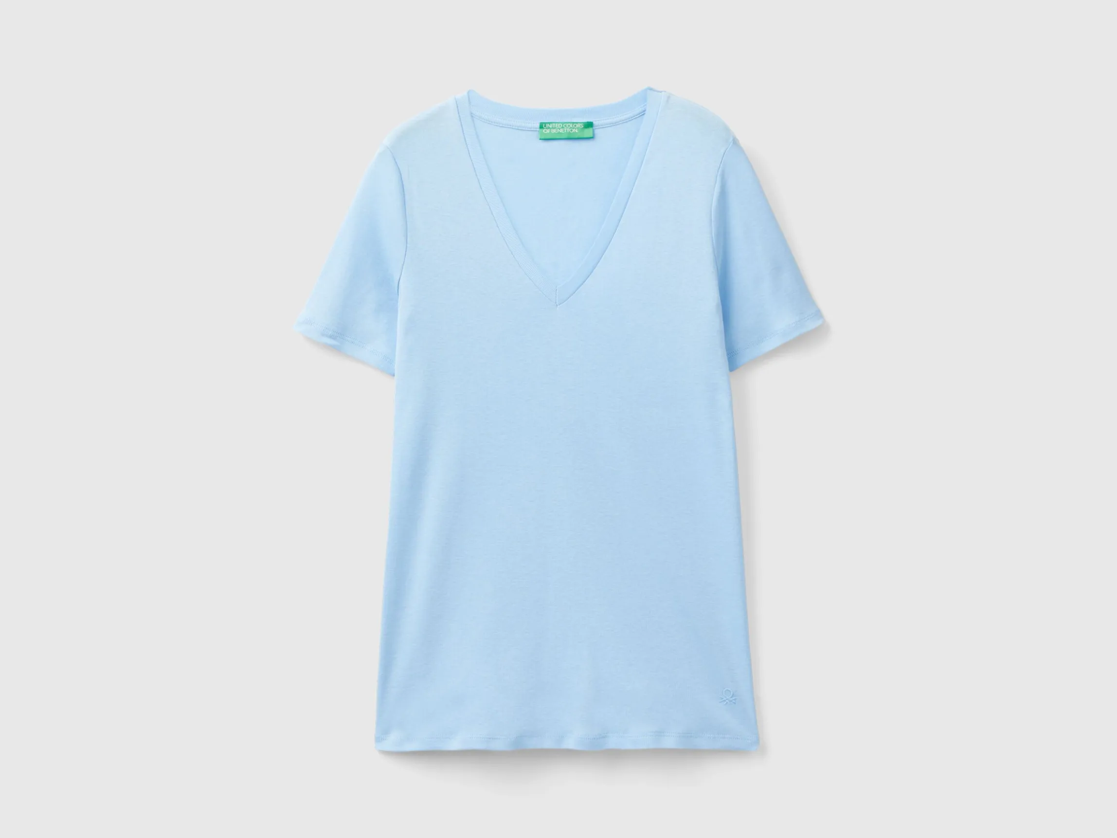 Pure cotton t-shirt with V-neck