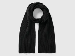 Pure virgin wool scarf