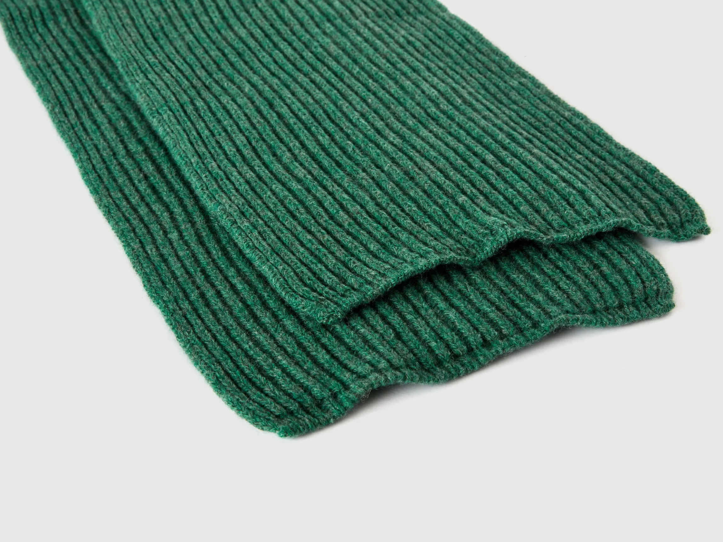 Pure virgin wool scarf