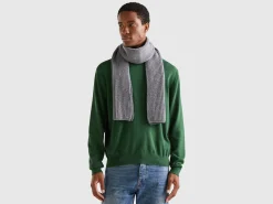 Pure virgin wool scarf
