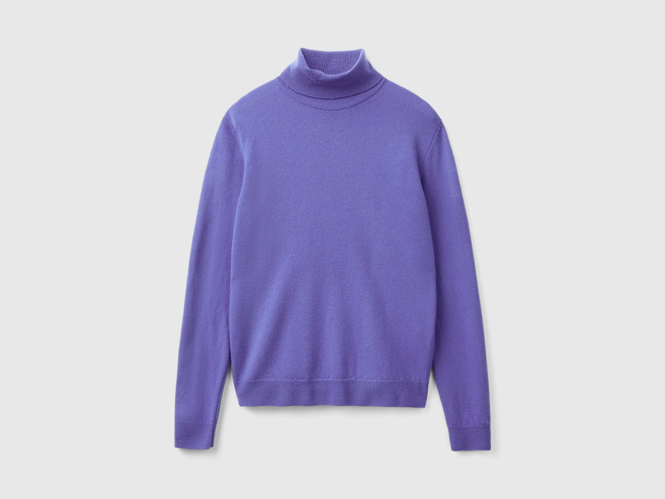 Purple turtleneck in pure Merino wool