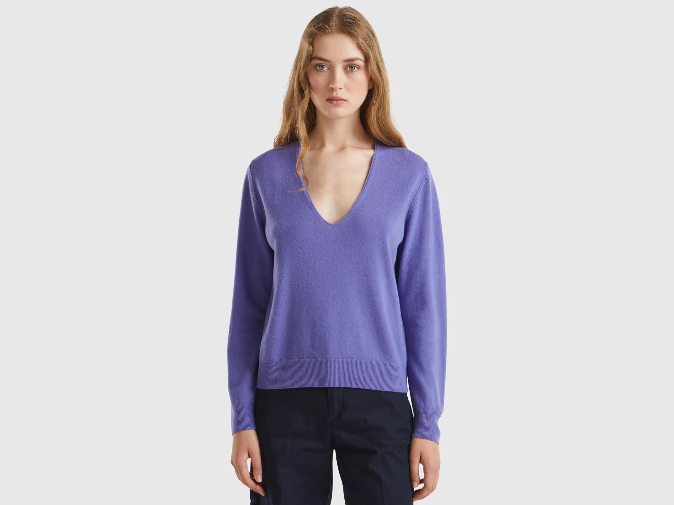 Purple V-neck sweater in pure Merino wool