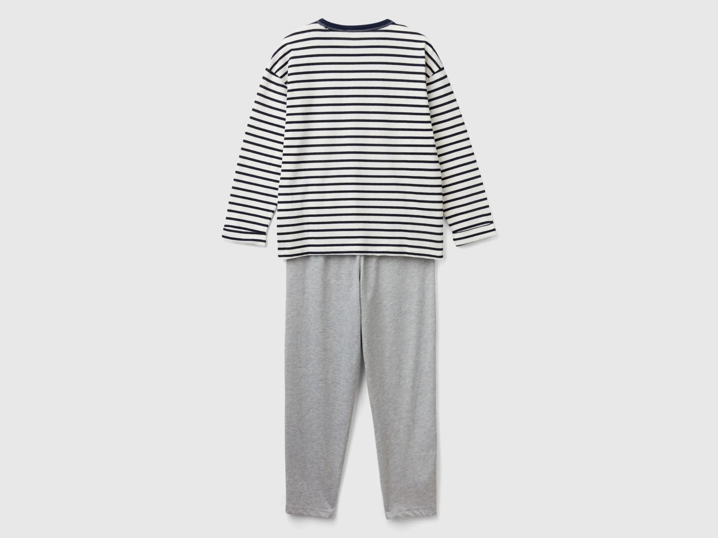 Pyjamas in striped knit