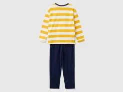 Pyjamas in striped knit