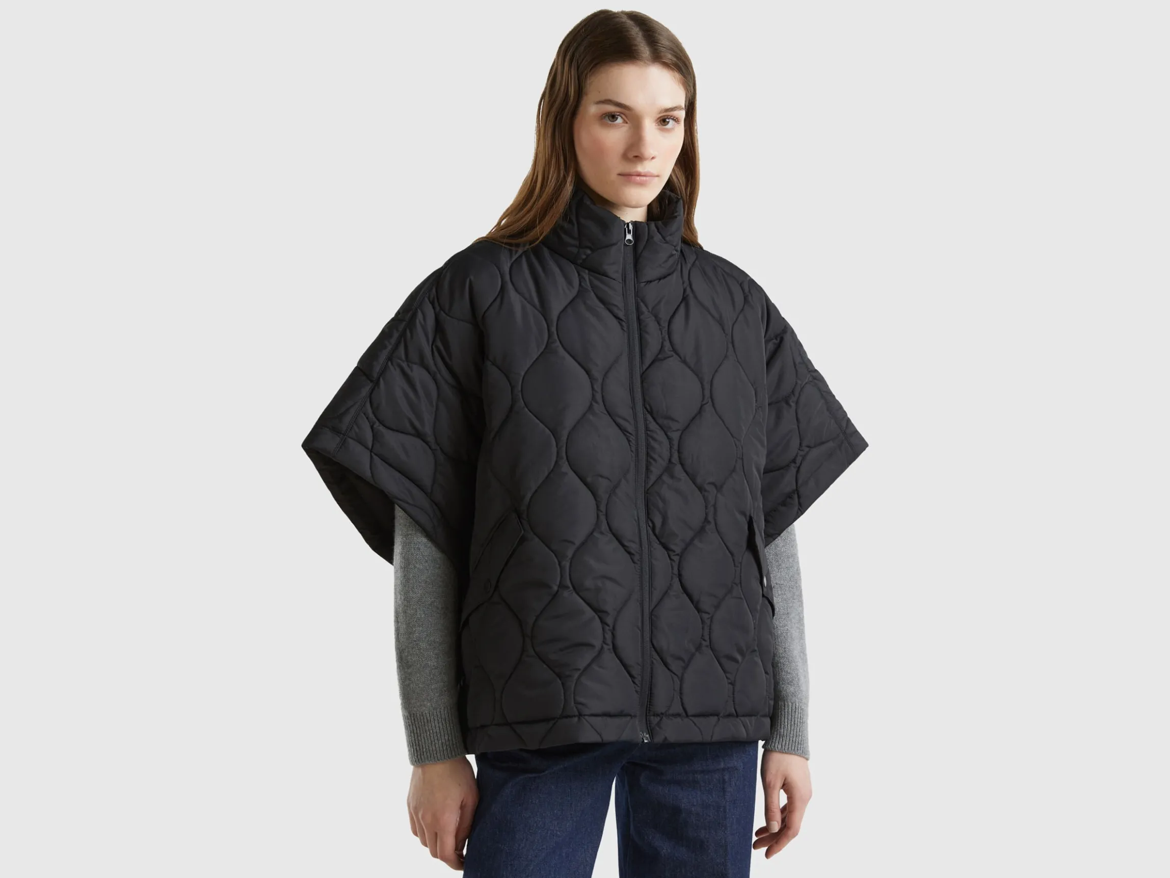 Quilted cape with lightweight padding