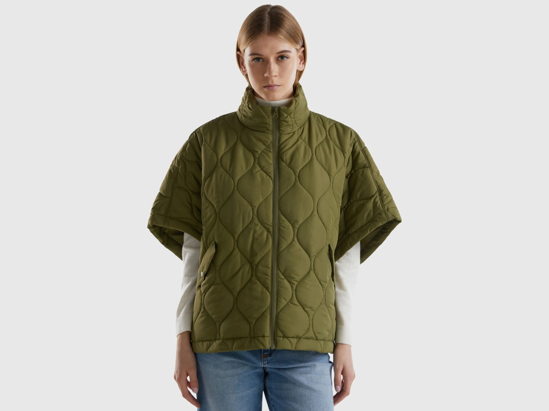 Quilted cape with lightweight padding