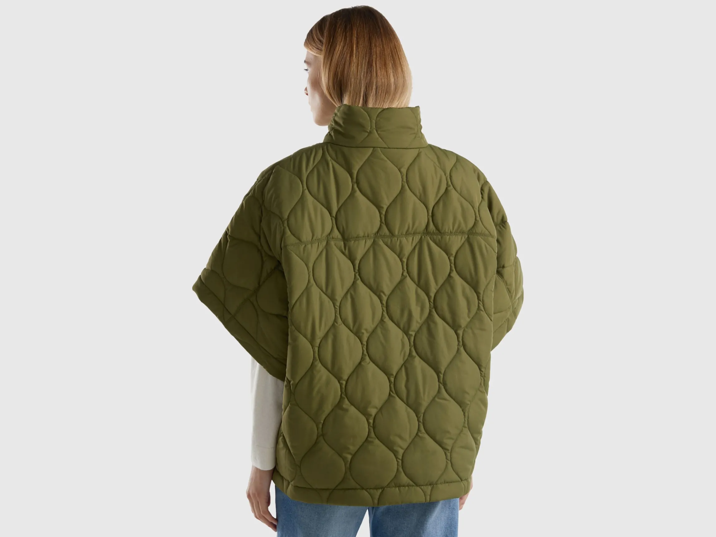 Quilted cape with lightweight padding