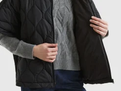 Quilted cape with lightweight padding