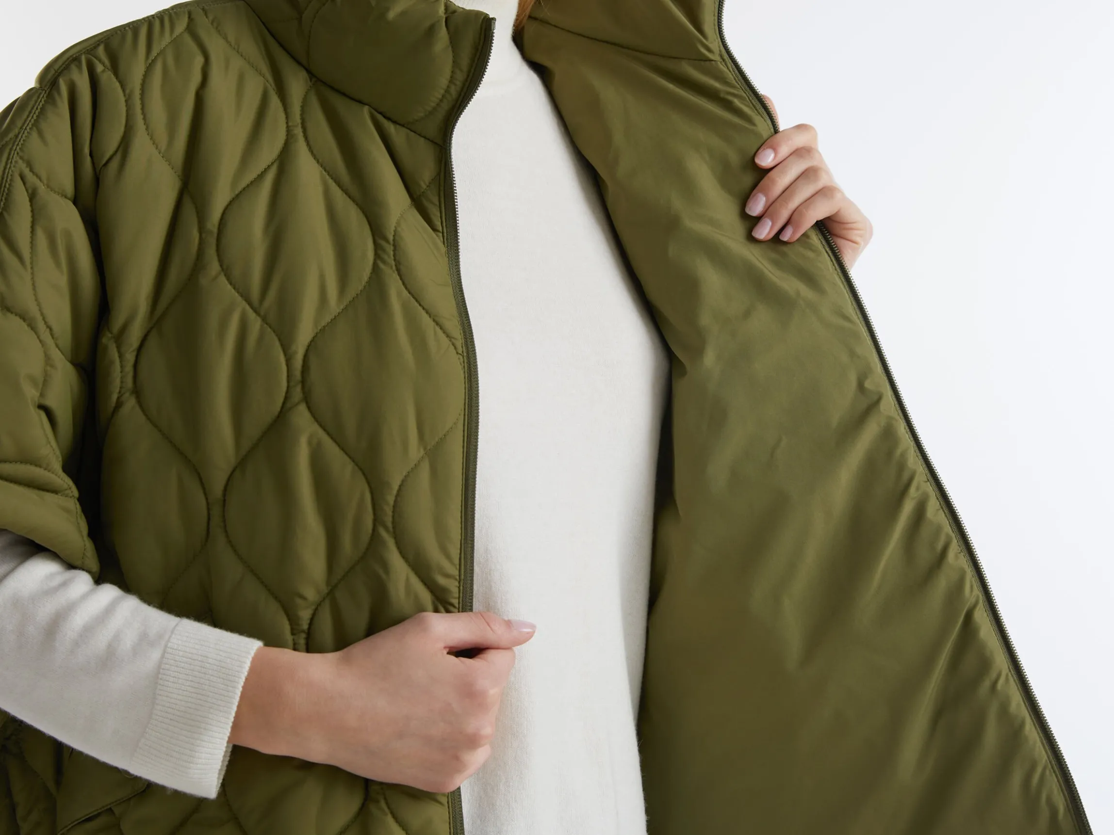 Quilted cape with lightweight padding
