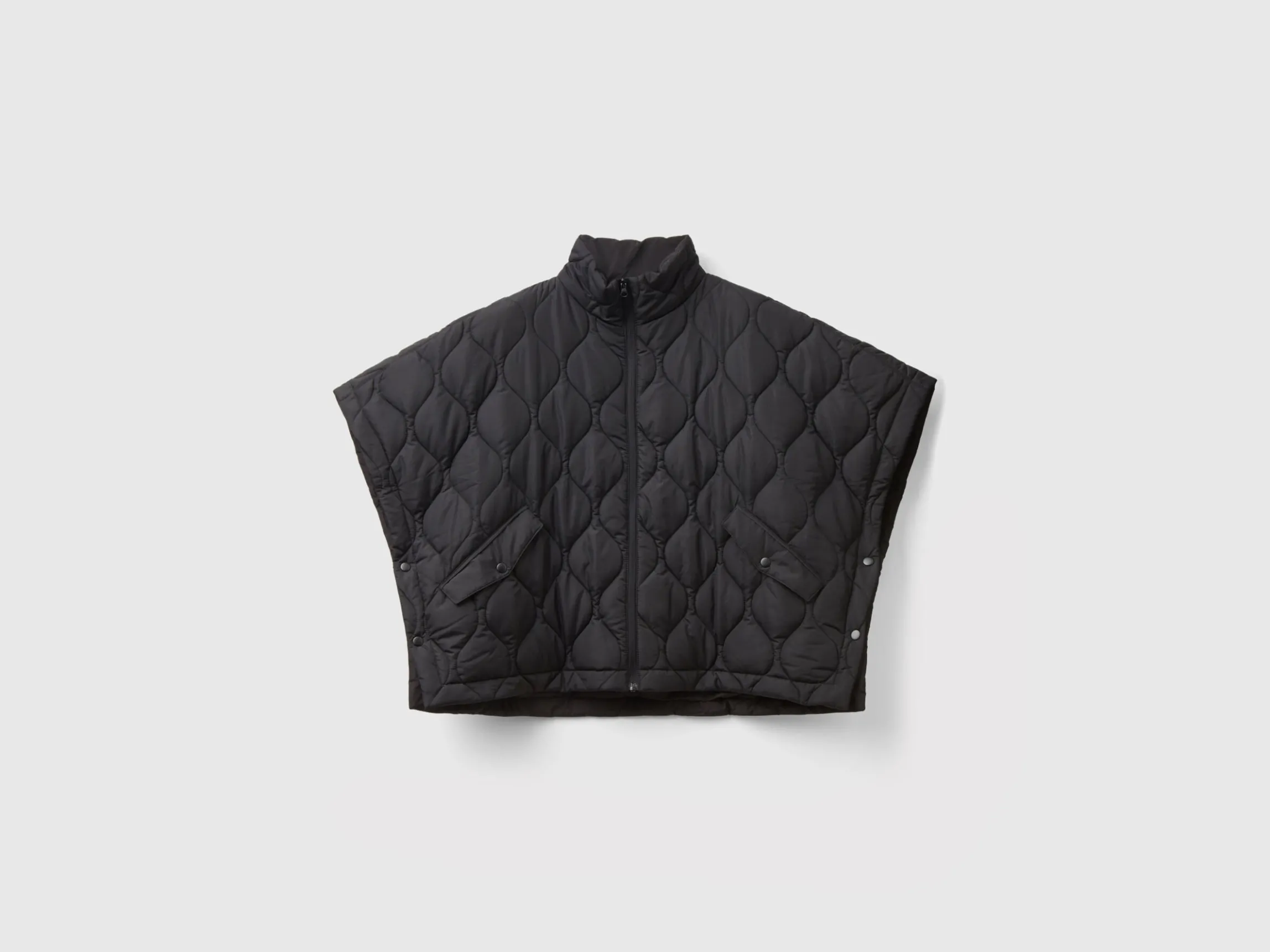 Quilted cape with lightweight padding