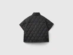 Quilted cape with lightweight padding