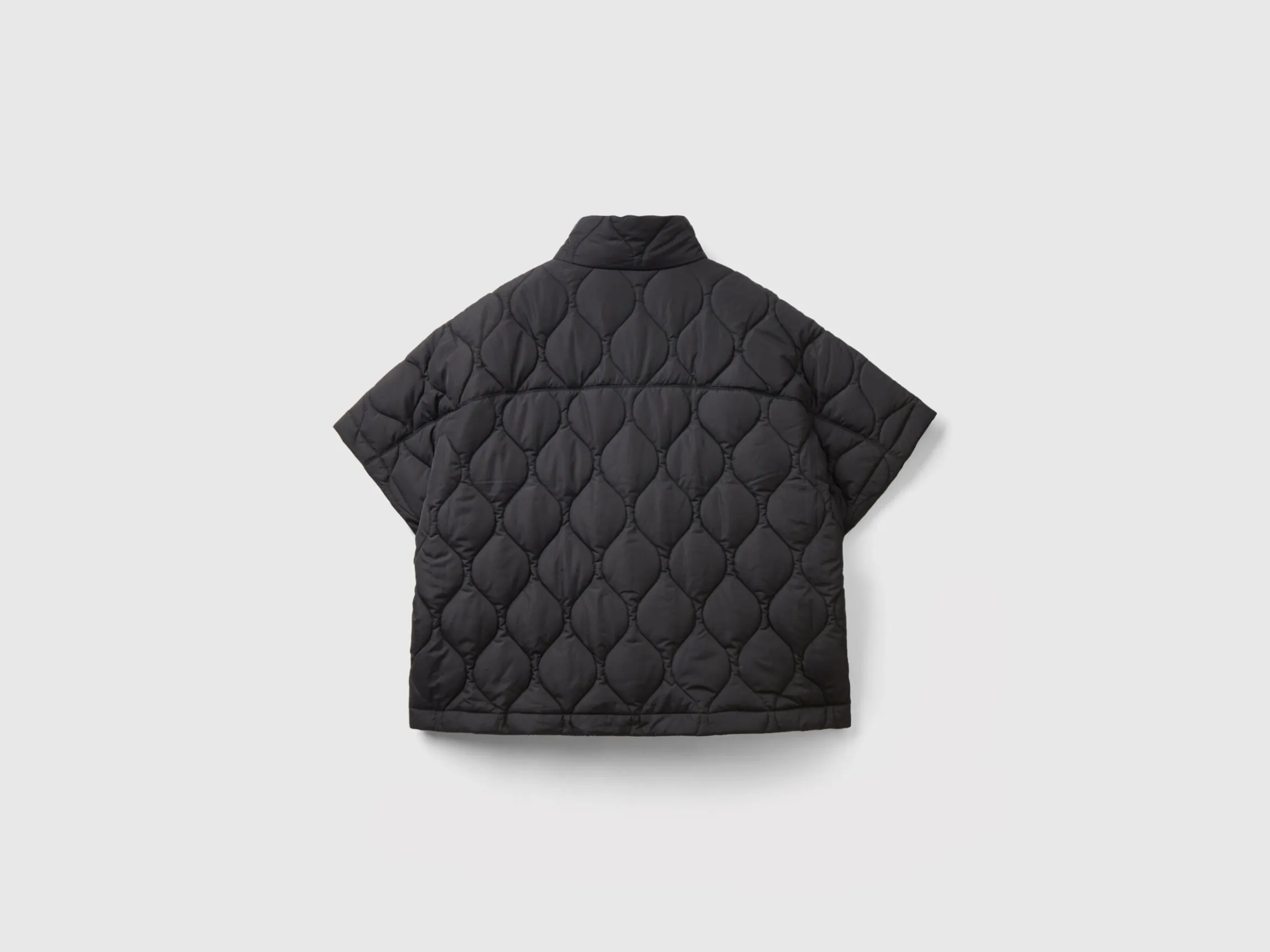Quilted cape with lightweight padding