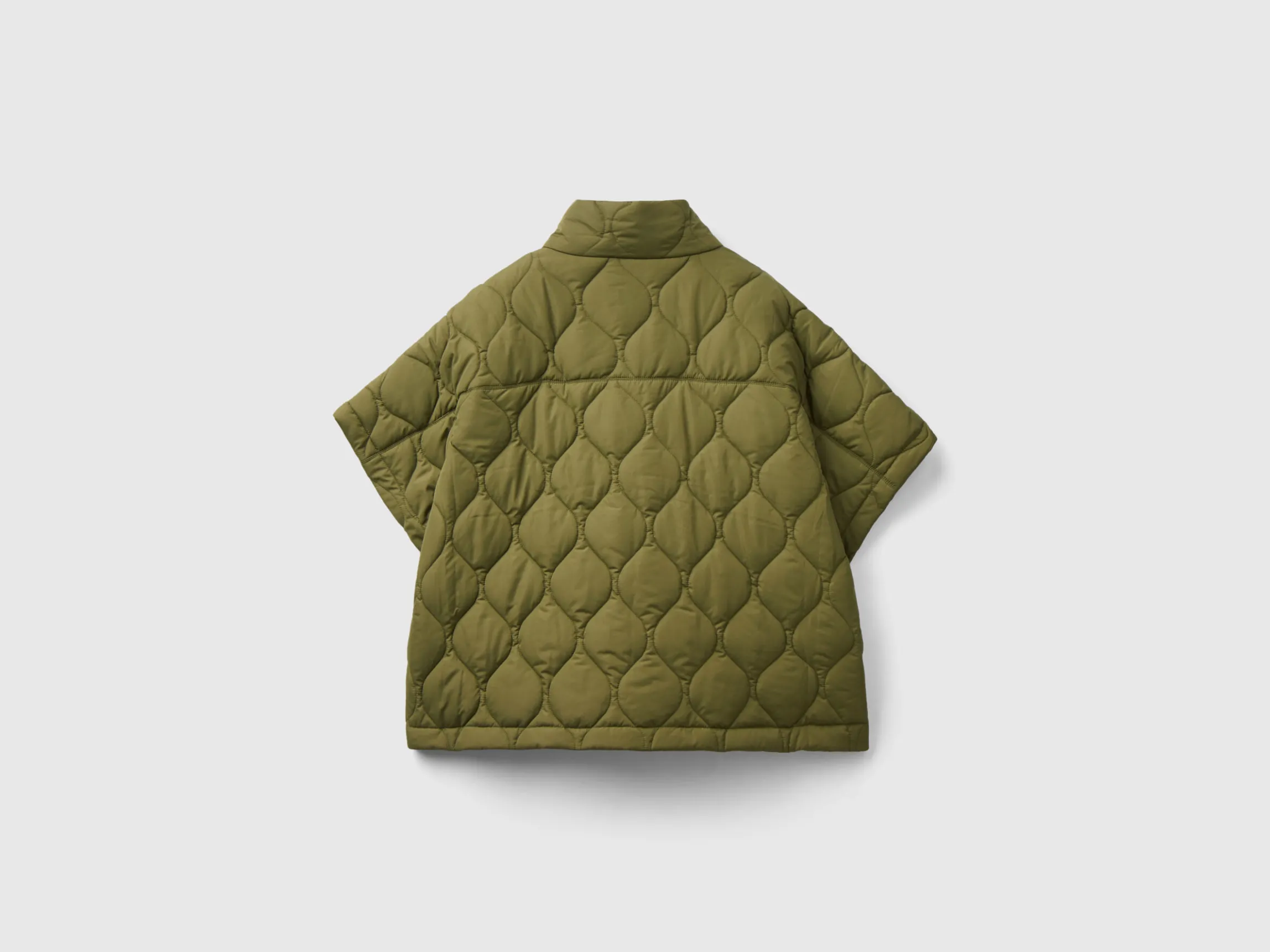 Quilted cape with lightweight padding