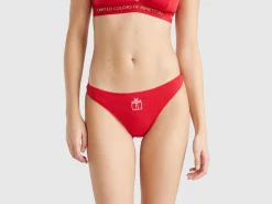 Red Christmas briefs with gift embroidery