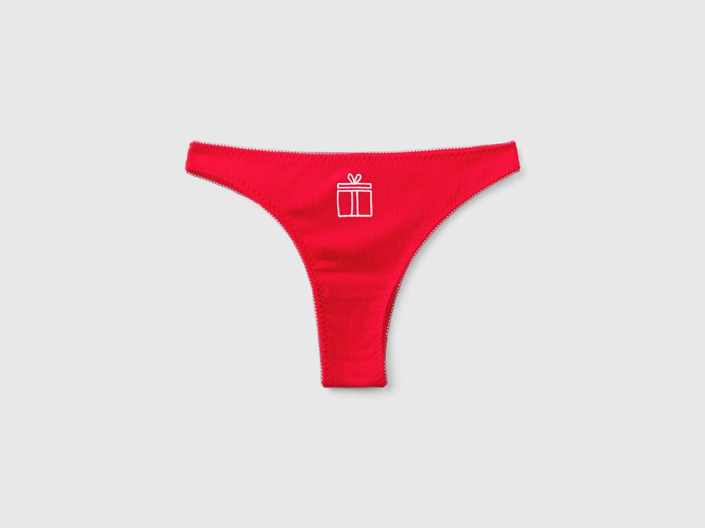 Red Christmas briefs with gift embroidery