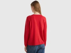 Red crew neck sweater in wool and cashmere blend