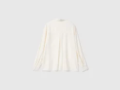 Regular fit flowy shirt