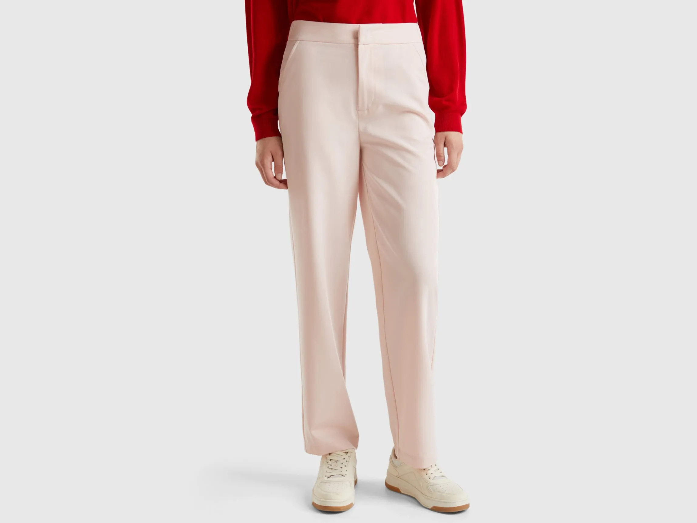 Regular fit flowy trousers