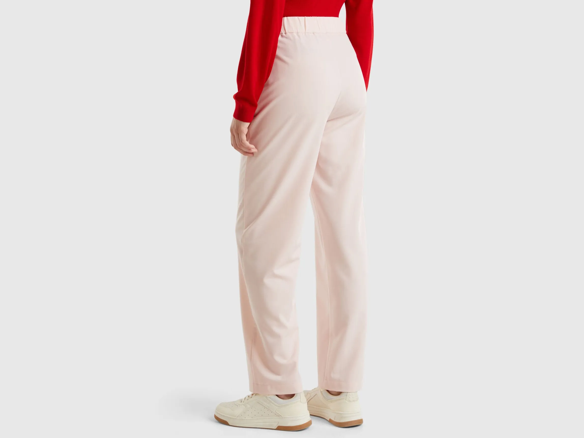 Regular fit flowy trousers
