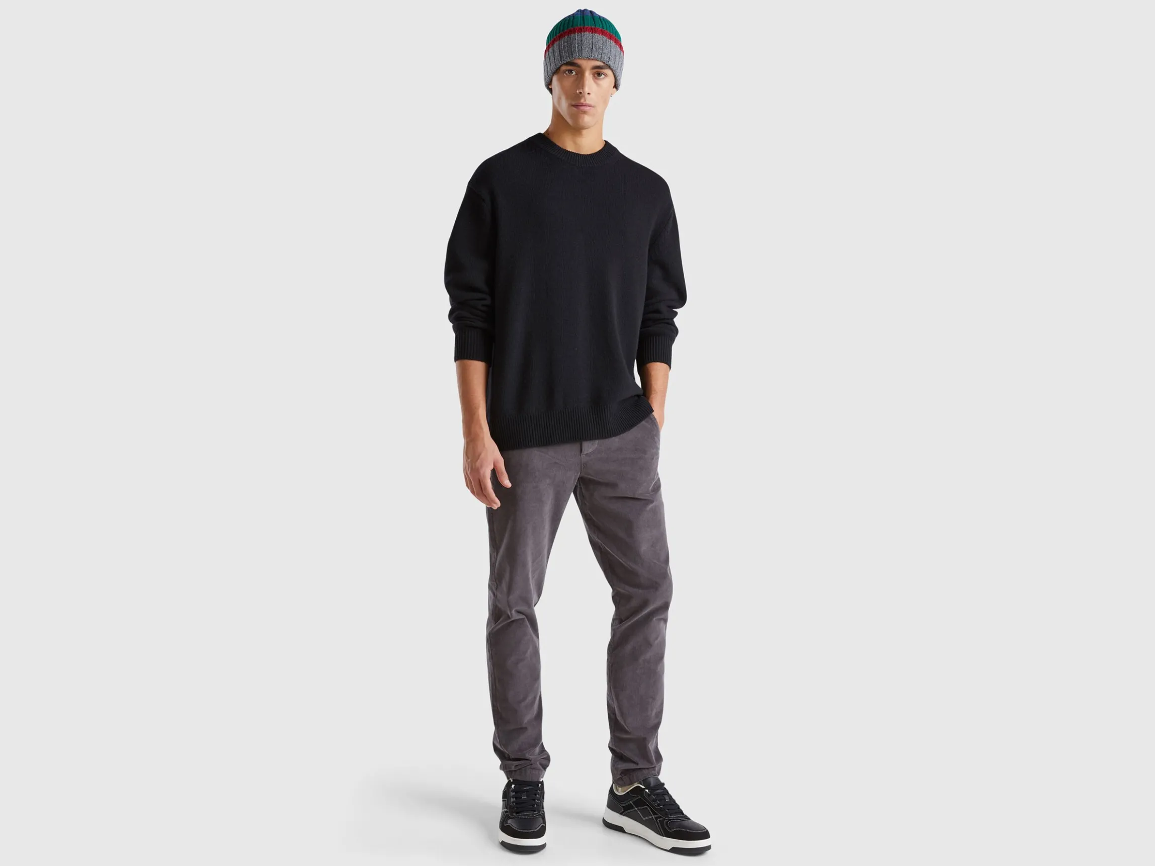Relaxed fit sweater