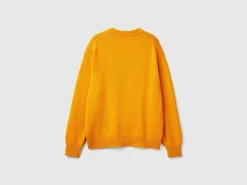 Relaxed fit sweater