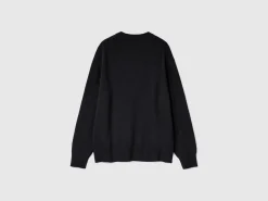 Relaxed fit sweater