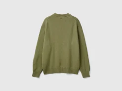 Relaxed fit sweater