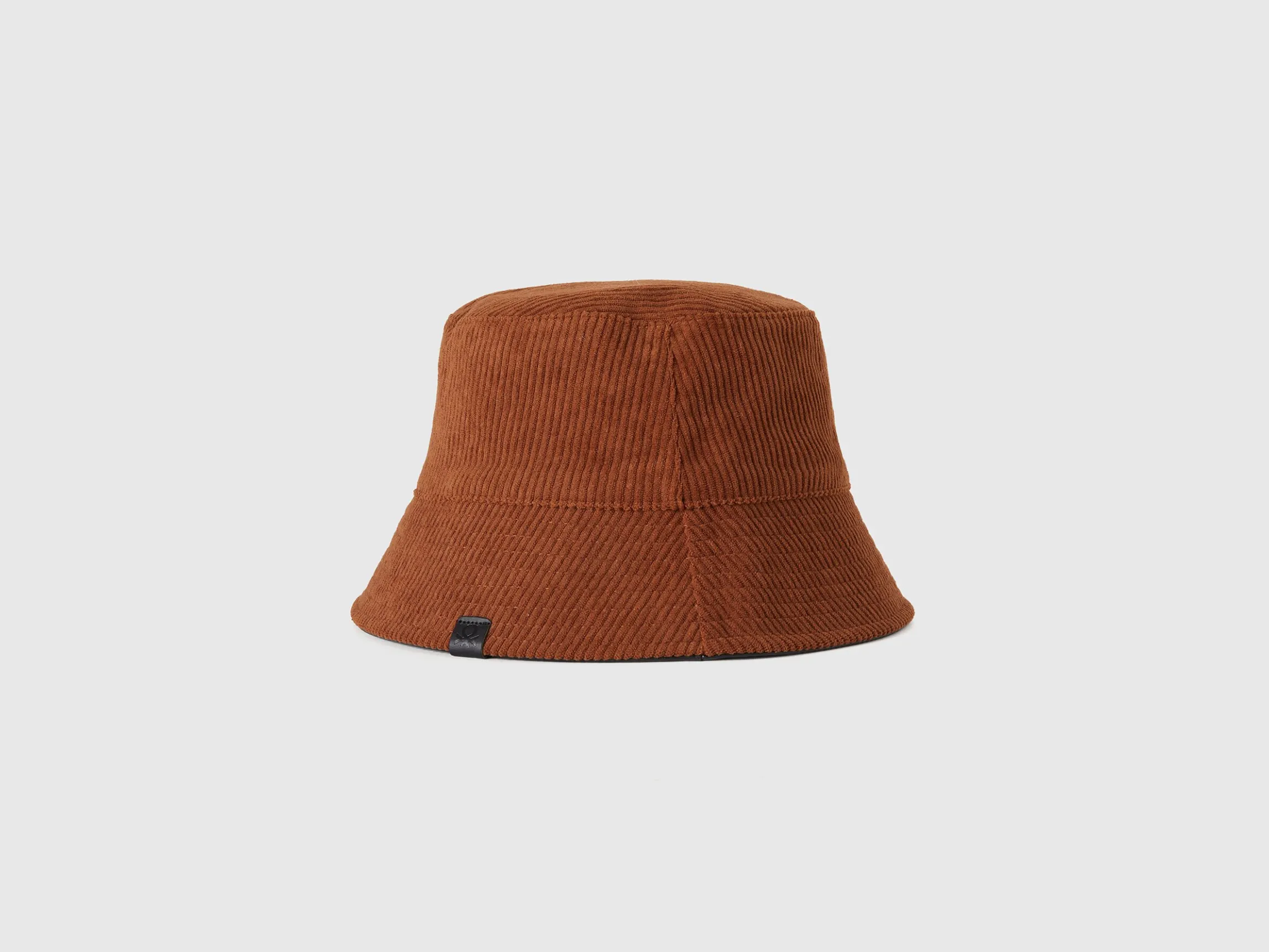 Reversible bucket style hat