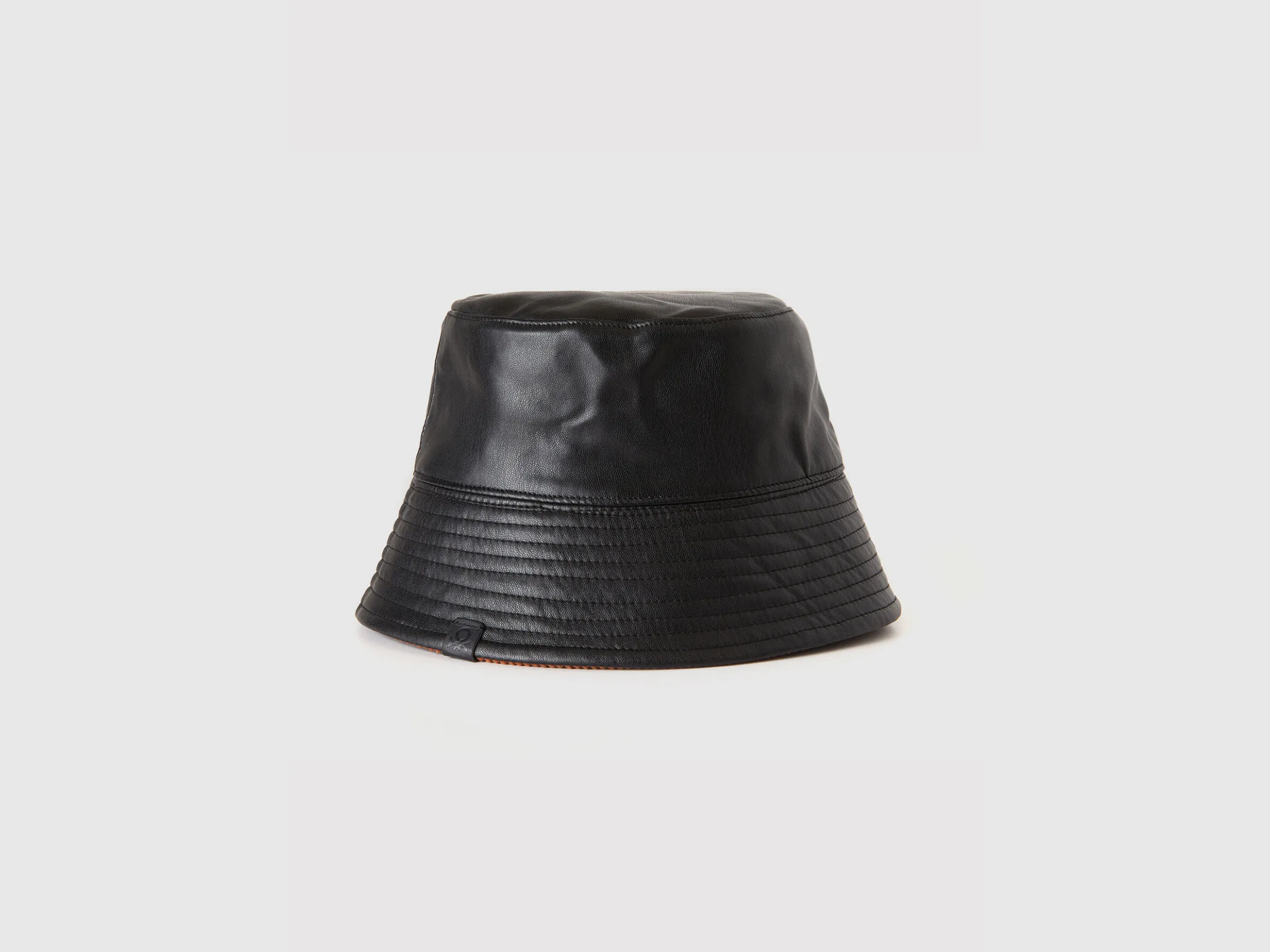Reversible bucket style hat