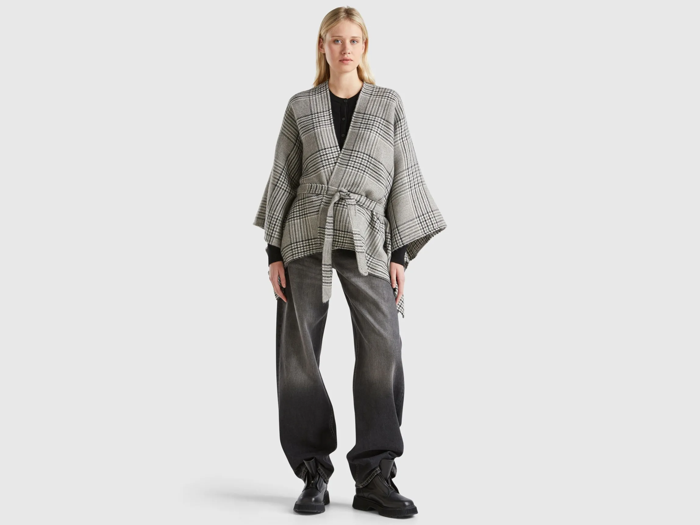 Reversible cape