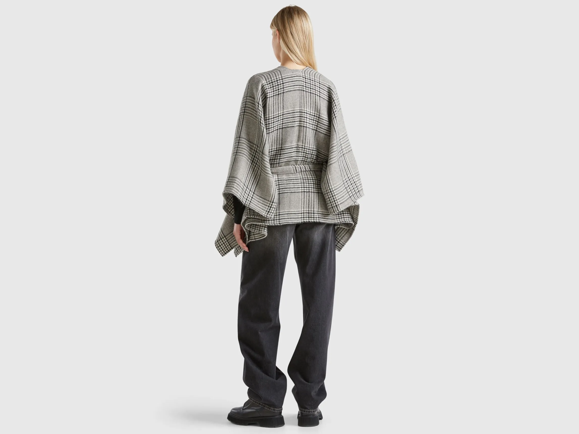 Reversible cape