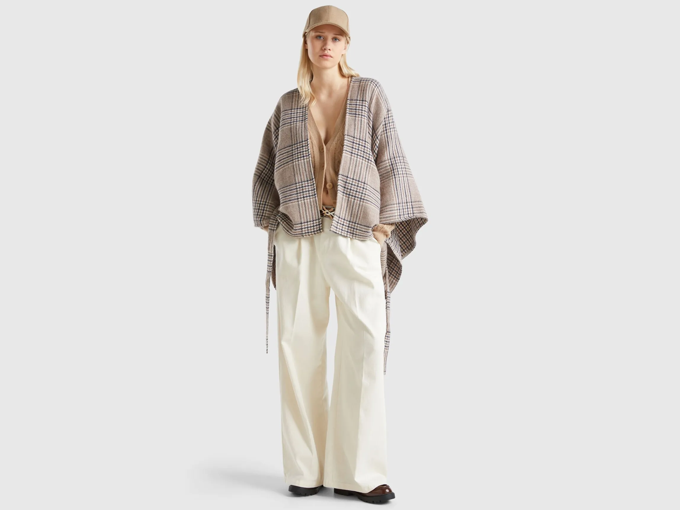 Reversible cape