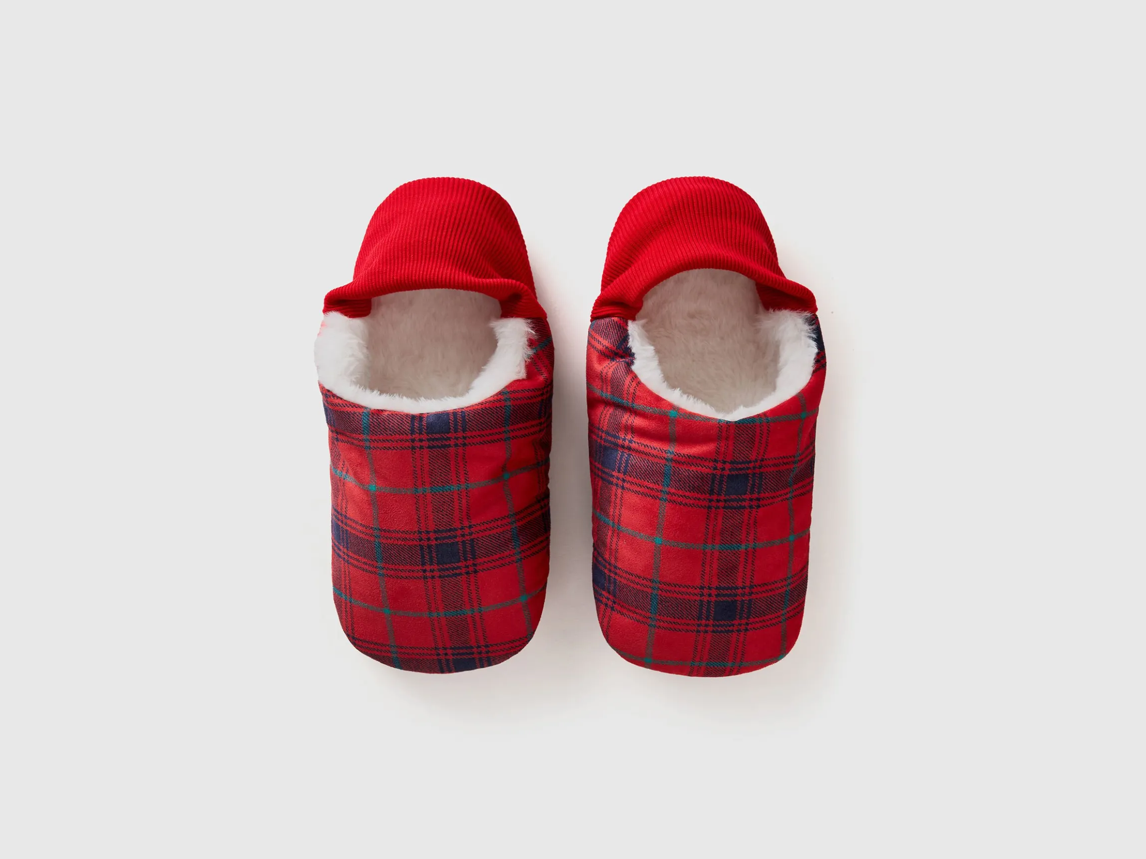 Reversible faux fur slippers