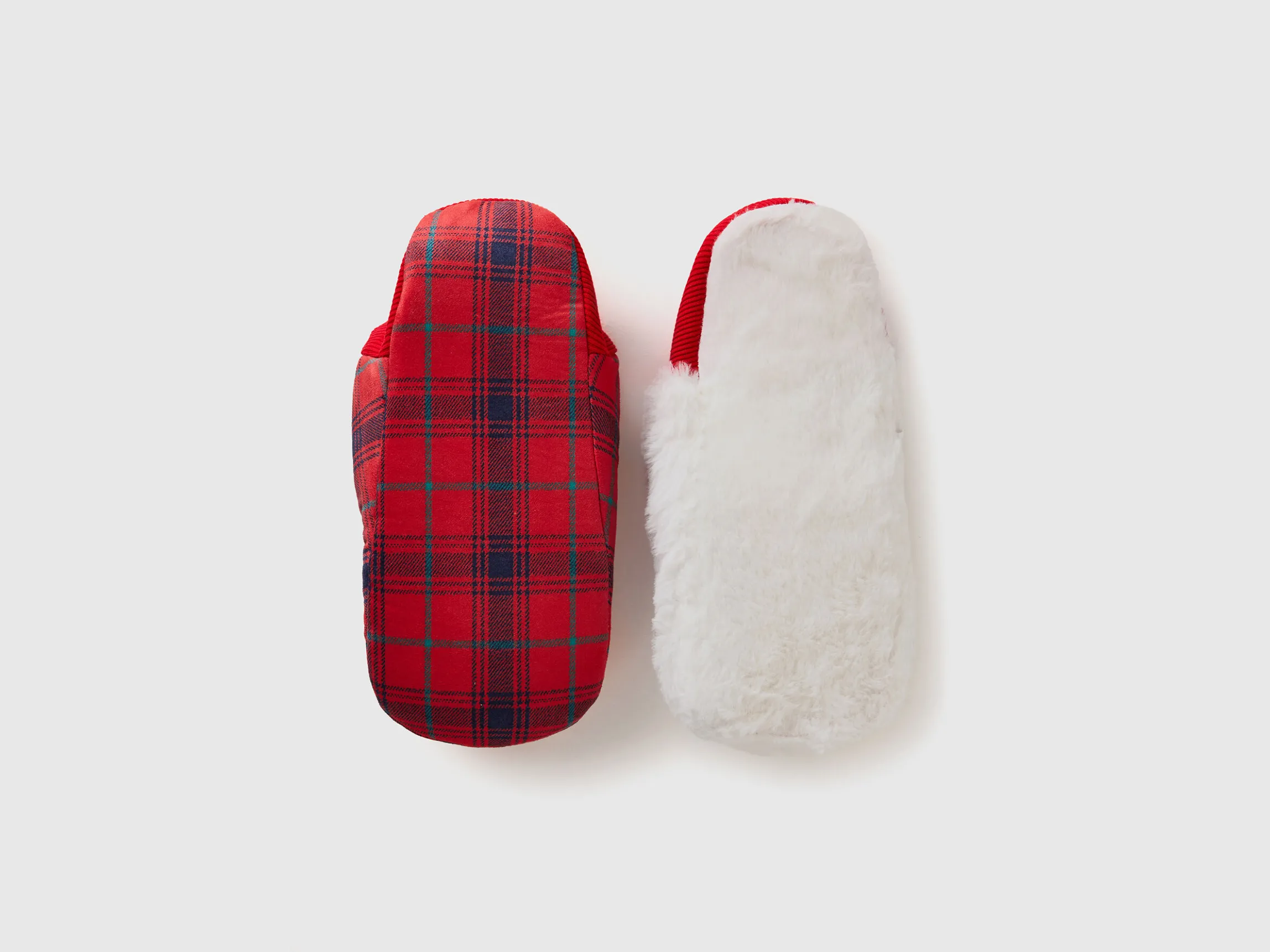 Reversible faux fur slippers
