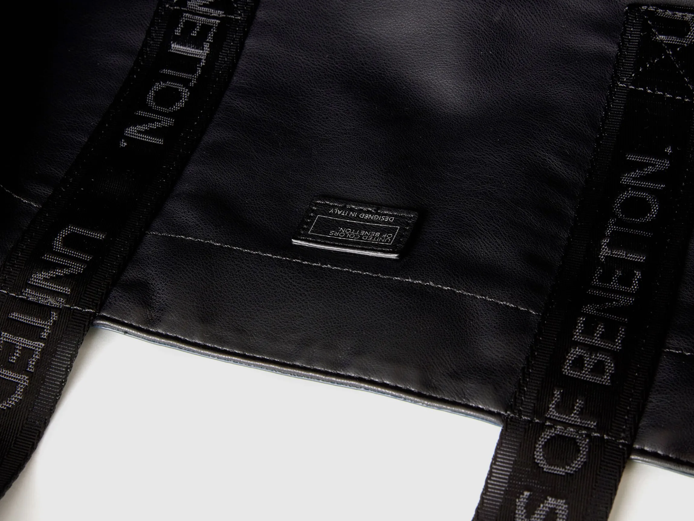 Reversible tote bag