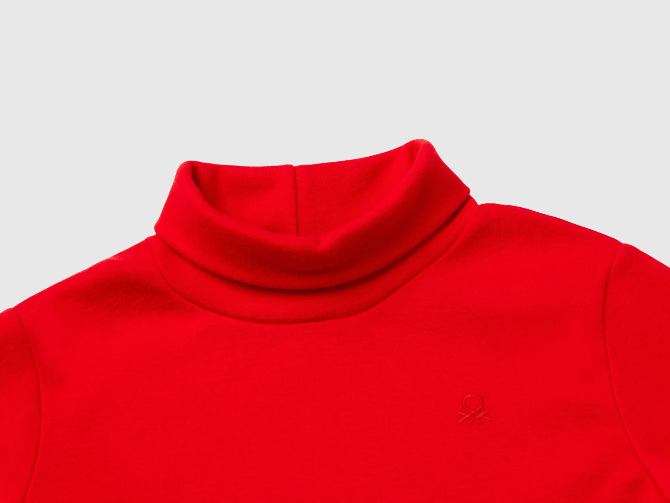 Ribbed knit turtleneck t-shirt