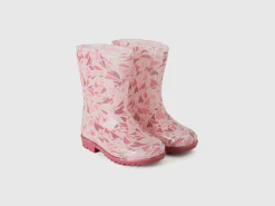 Rubber rain boots