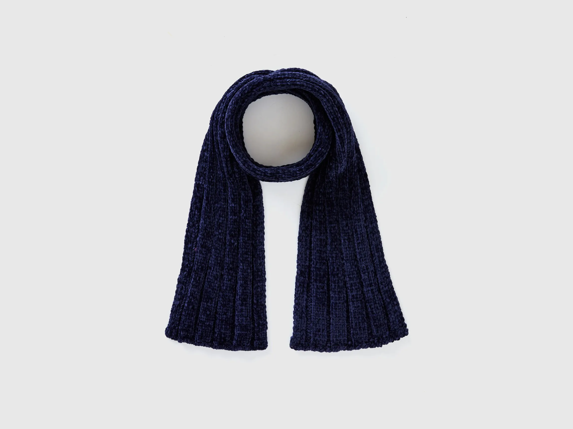Scarf in chenille