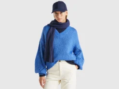 Scarf with cable knit
