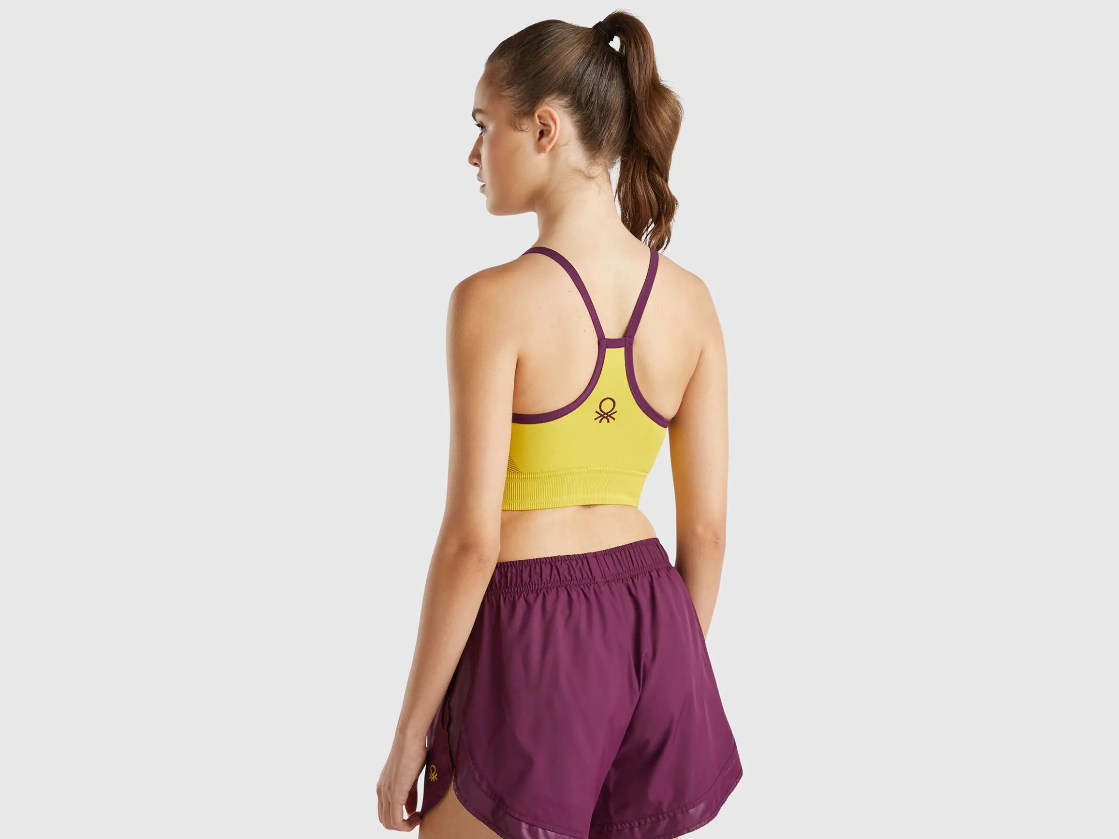 Seamless sports top bra